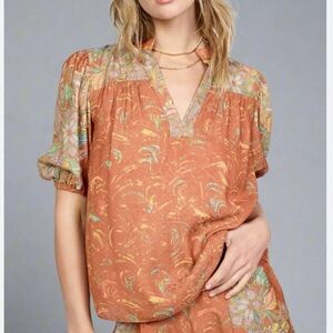 Current Air New Border Printed Jacquard Short Puff Sleeve Satin Top SZ Small